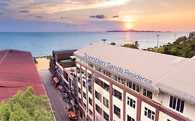Jomtien Sands Residence - Beachfront, Relax & Amazing Seafood Dining